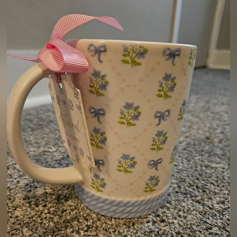 Blue Bows & Flowers 20 Oz ARTISAN Mug So Pretty Beautiful Nwts